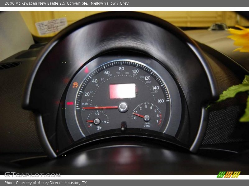 Mellow Yellow / Grey 2006 Volkswagen New Beetle 2.5 Convertible