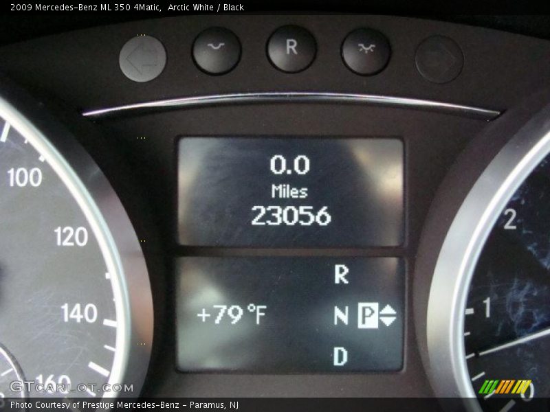 Arctic White / Black 2009 Mercedes-Benz ML 350 4Matic