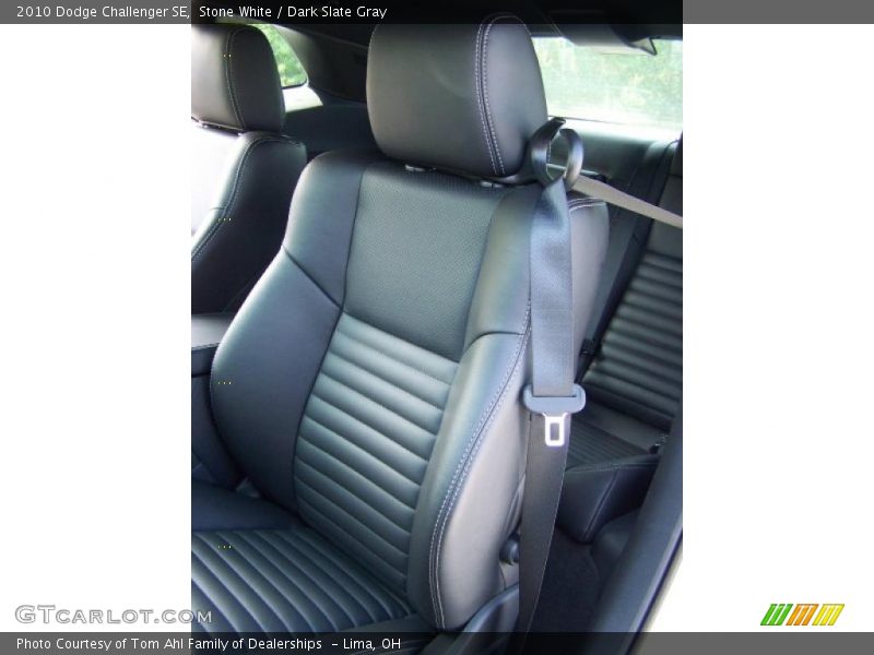 Stone White / Dark Slate Gray 2010 Dodge Challenger SE