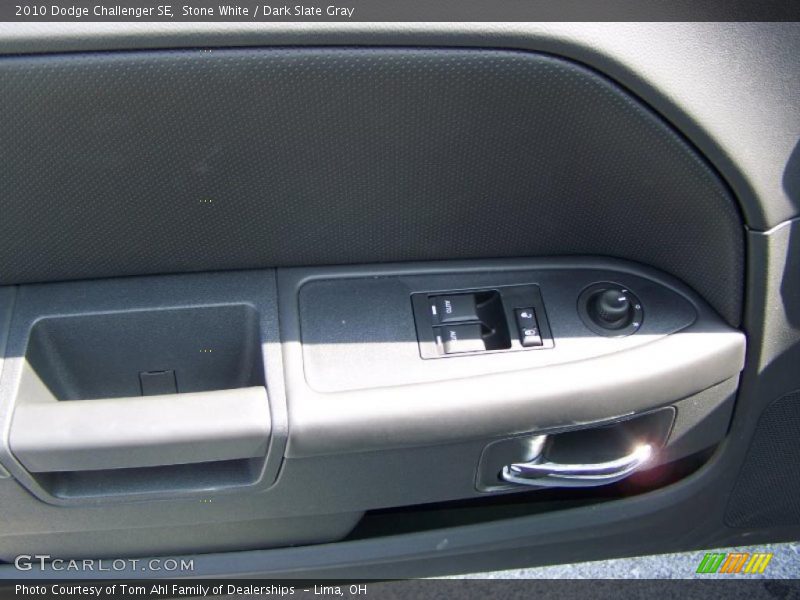 Stone White / Dark Slate Gray 2010 Dodge Challenger SE