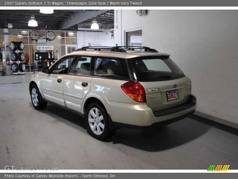 Champagne Gold Opal / Warm Ivory Tweed 2007 Subaru Outback 2.5i Wagon