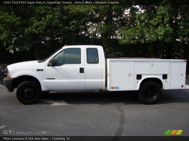 Oxford White / Medium Graphite 2002 Ford F450 Super Duty XL SuperCab Chassis