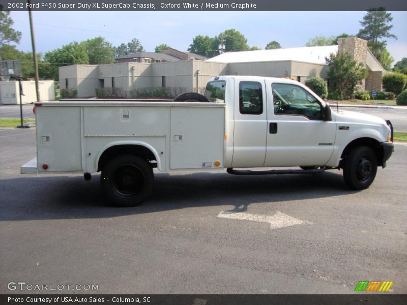 Oxford White / Medium Graphite 2002 Ford F450 Super Duty XL SuperCab Chassis