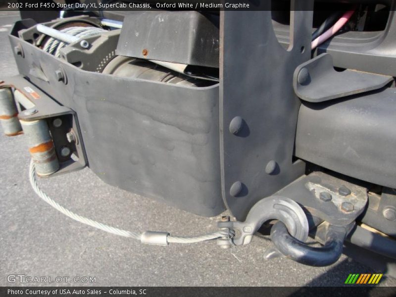 Oxford White / Medium Graphite 2002 Ford F450 Super Duty XL SuperCab Chassis