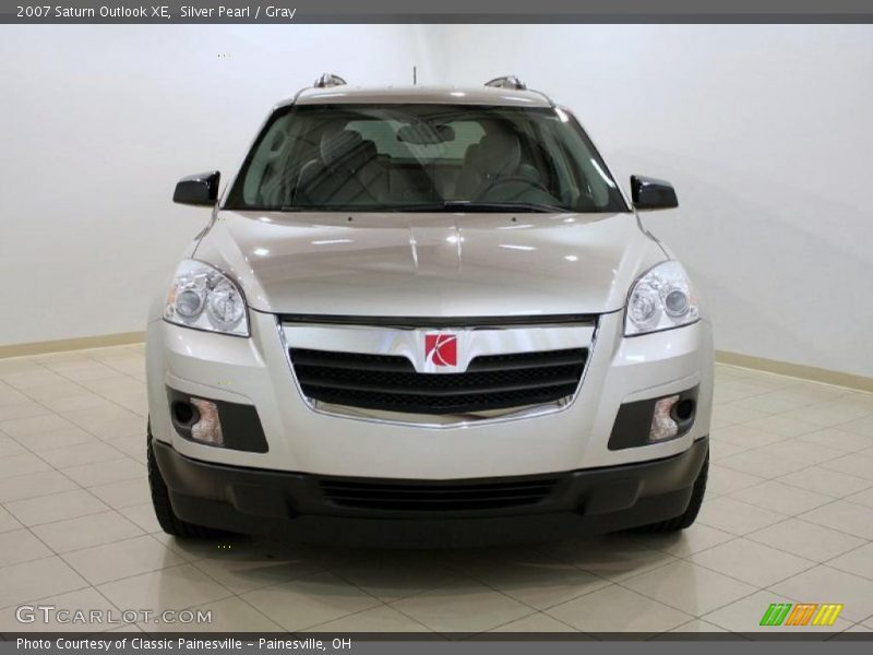 Silver Pearl / Gray 2007 Saturn Outlook XE
