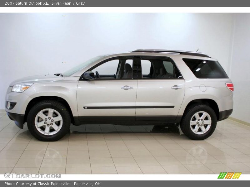 Silver Pearl / Gray 2007 Saturn Outlook XE