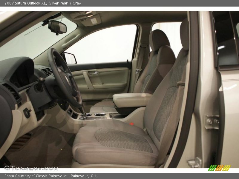 Silver Pearl / Gray 2007 Saturn Outlook XE