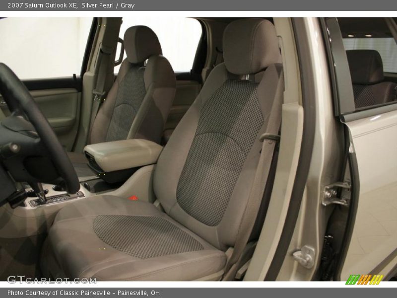 Silver Pearl / Gray 2007 Saturn Outlook XE
