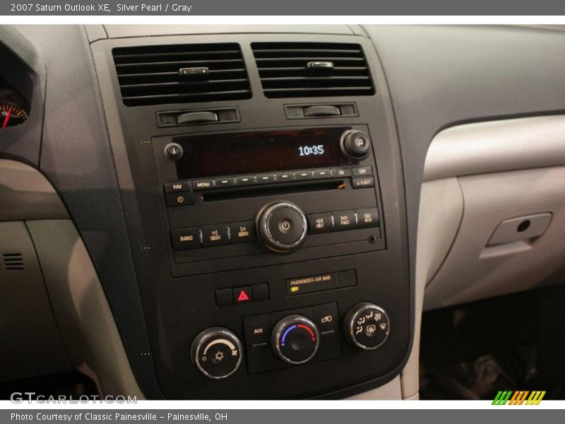 Silver Pearl / Gray 2007 Saturn Outlook XE