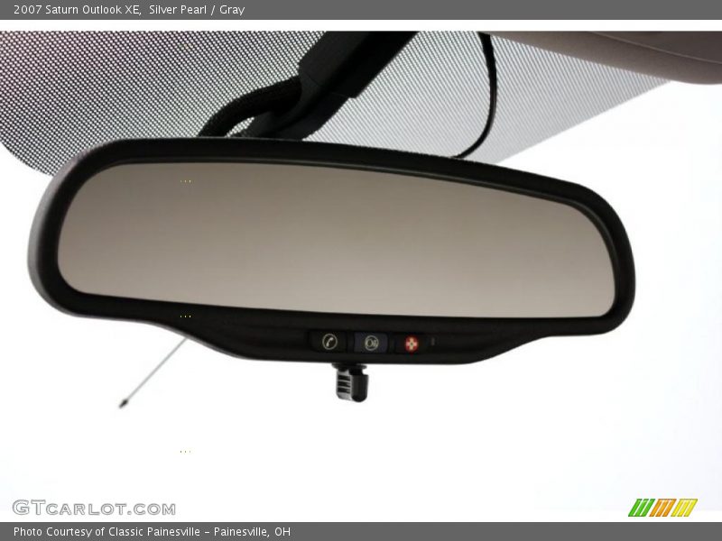 Silver Pearl / Gray 2007 Saturn Outlook XE
