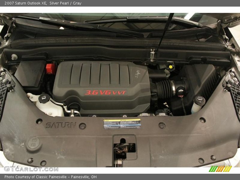 Silver Pearl / Gray 2007 Saturn Outlook XE