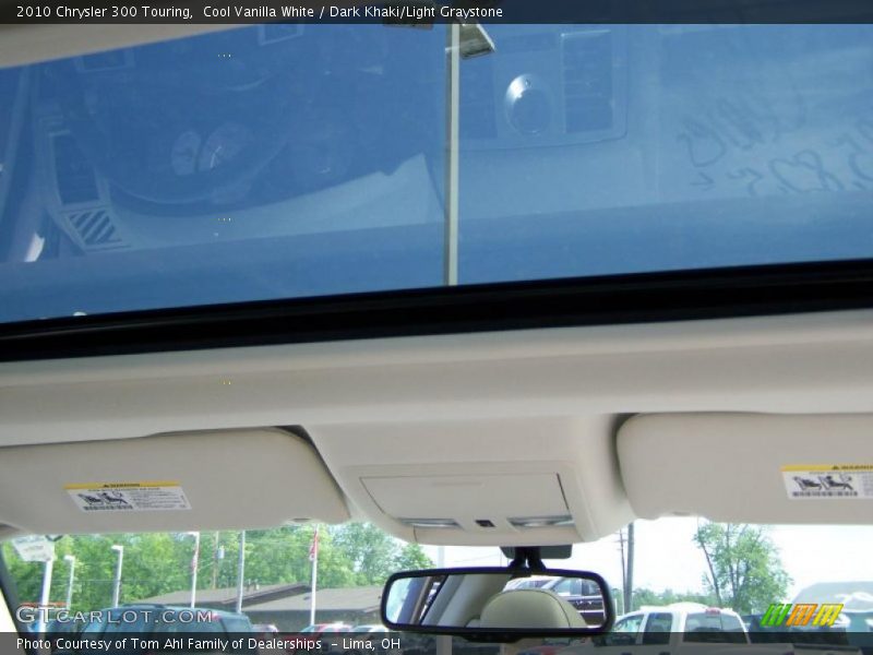 Cool Vanilla White / Dark Khaki/Light Graystone 2010 Chrysler 300 Touring