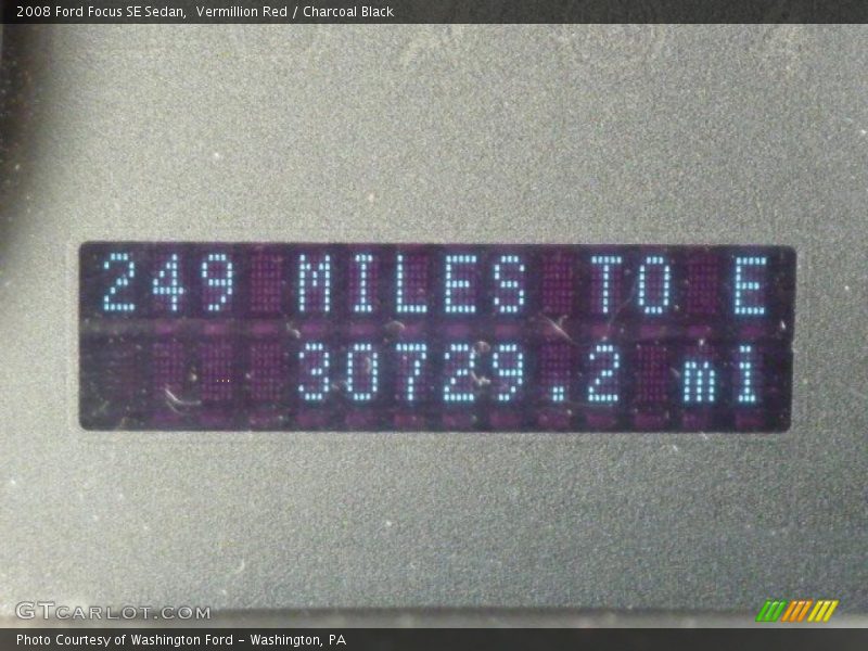 Vermillion Red / Charcoal Black 2008 Ford Focus SE Sedan