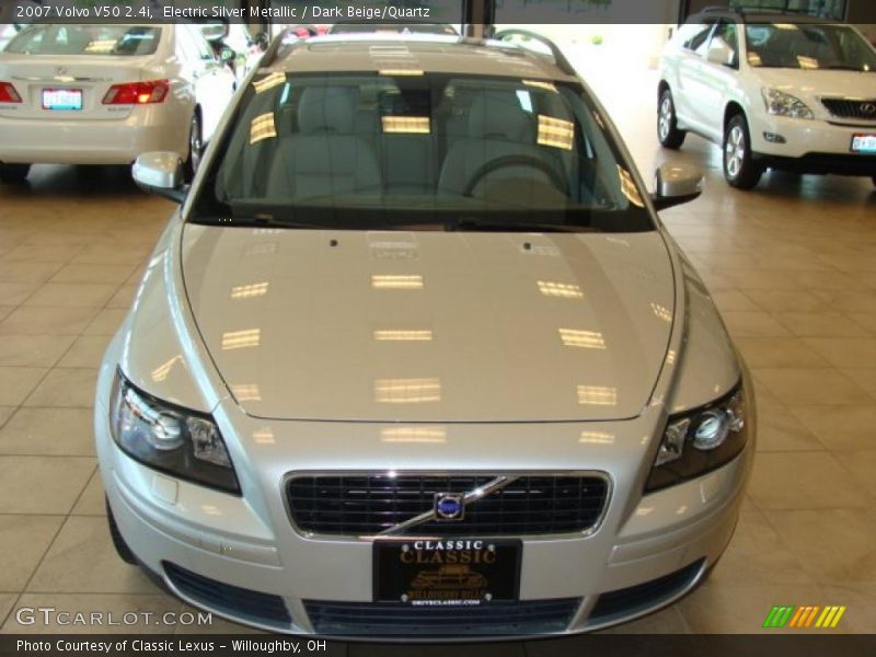 Electric Silver Metallic / Dark Beige/Quartz 2007 Volvo V50 2.4i