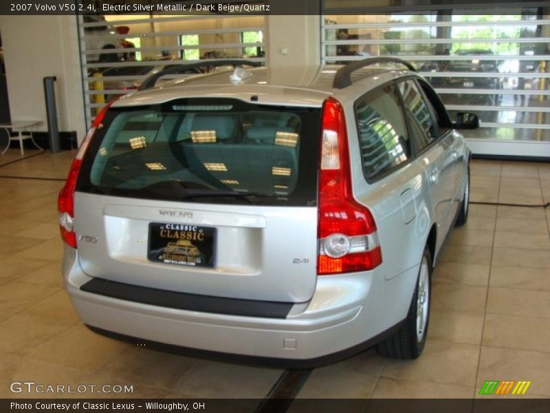 Electric Silver Metallic / Dark Beige/Quartz 2007 Volvo V50 2.4i