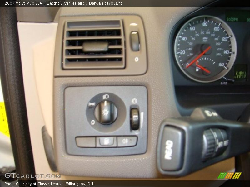 Electric Silver Metallic / Dark Beige/Quartz 2007 Volvo V50 2.4i