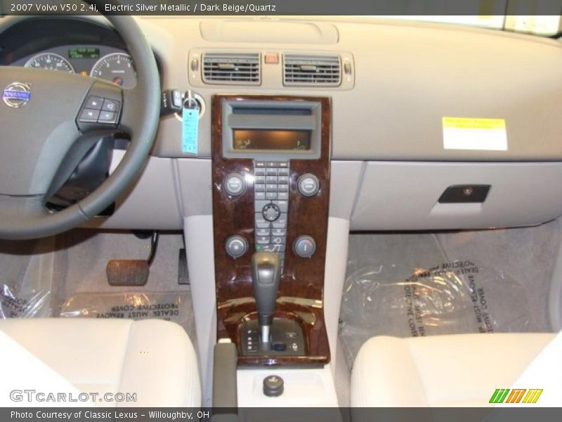 Electric Silver Metallic / Dark Beige/Quartz 2007 Volvo V50 2.4i