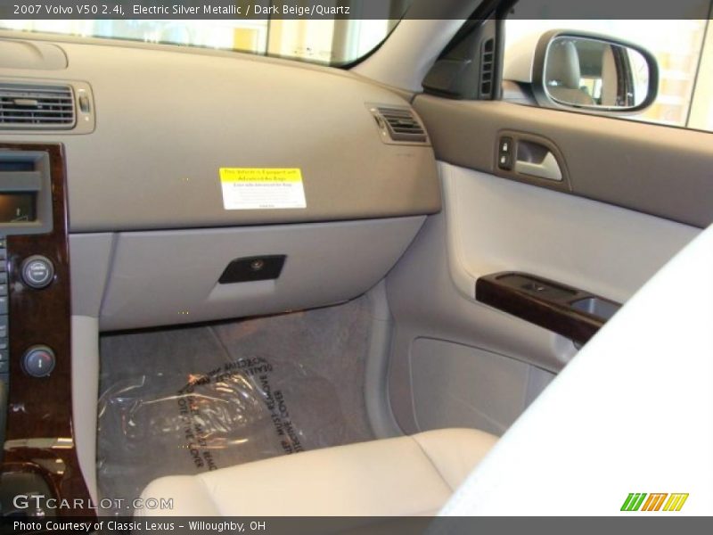 Electric Silver Metallic / Dark Beige/Quartz 2007 Volvo V50 2.4i