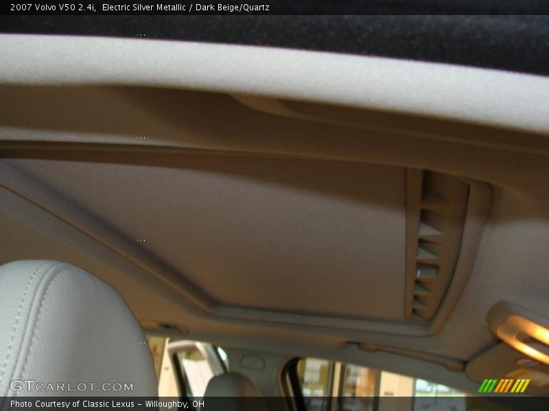 Electric Silver Metallic / Dark Beige/Quartz 2007 Volvo V50 2.4i