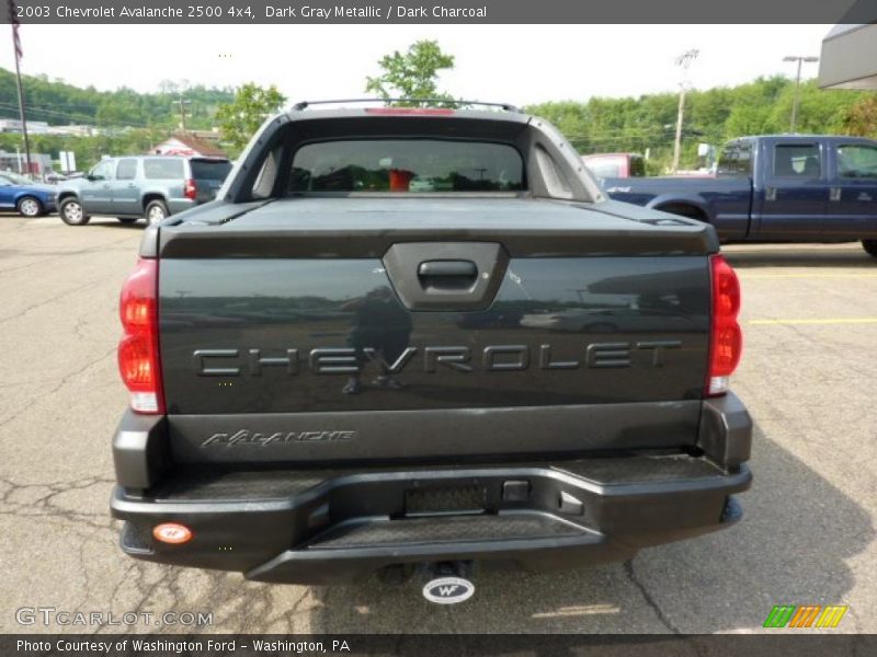Dark Gray Metallic / Dark Charcoal 2003 Chevrolet Avalanche 2500 4x4