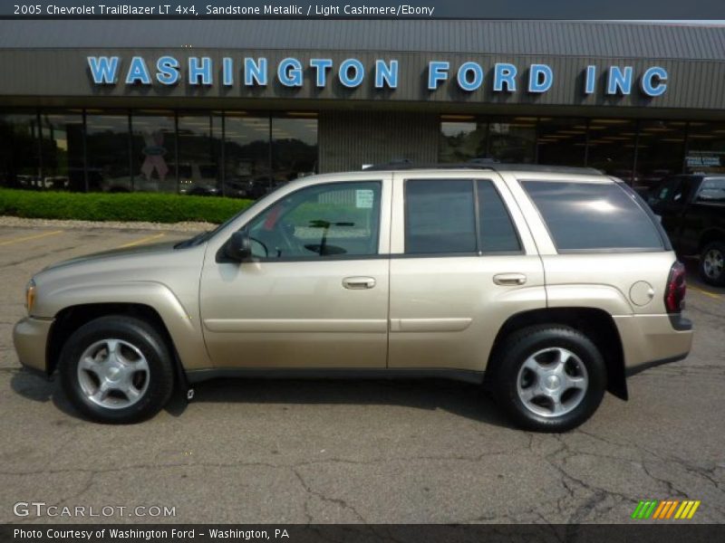 Sandstone Metallic / Light Cashmere/Ebony 2005 Chevrolet TrailBlazer LT 4x4