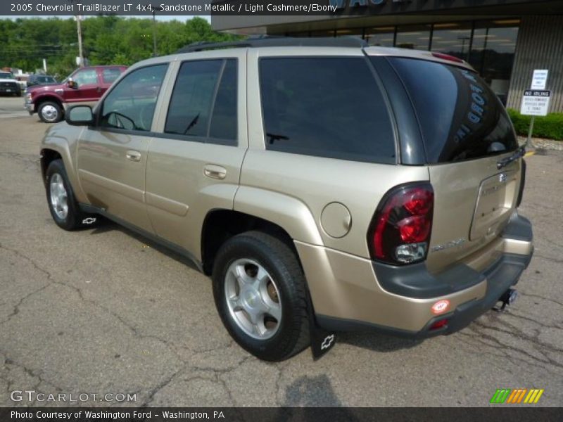Sandstone Metallic / Light Cashmere/Ebony 2005 Chevrolet TrailBlazer LT 4x4