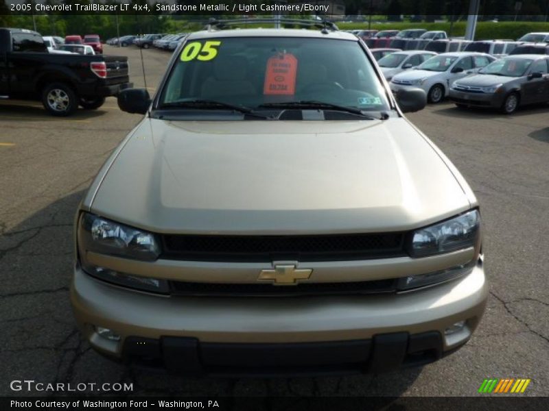 Sandstone Metallic / Light Cashmere/Ebony 2005 Chevrolet TrailBlazer LT 4x4