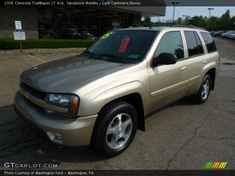 Sandstone Metallic / Light Cashmere/Ebony 2005 Chevrolet TrailBlazer LT 4x4
