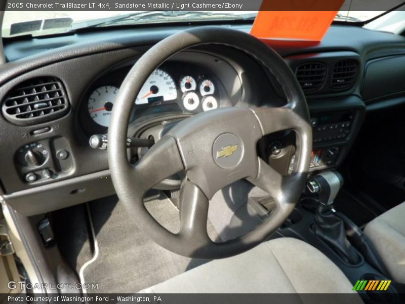 Sandstone Metallic / Light Cashmere/Ebony 2005 Chevrolet TrailBlazer LT 4x4