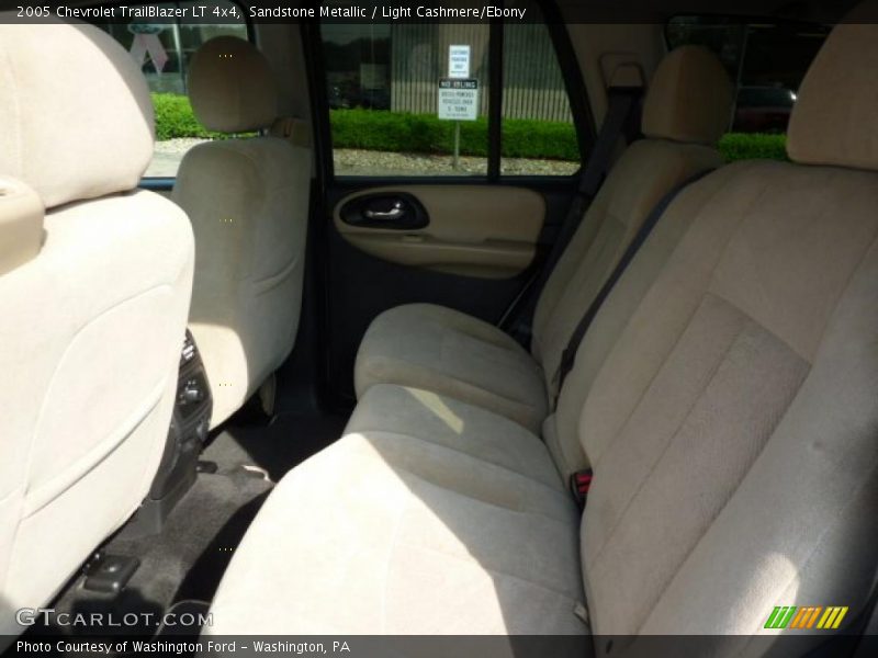Sandstone Metallic / Light Cashmere/Ebony 2005 Chevrolet TrailBlazer LT 4x4