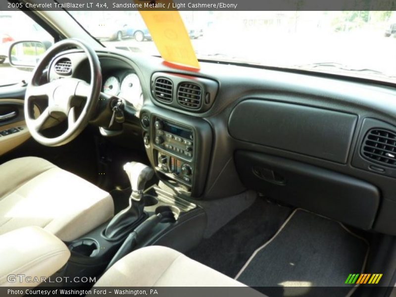 Sandstone Metallic / Light Cashmere/Ebony 2005 Chevrolet TrailBlazer LT 4x4