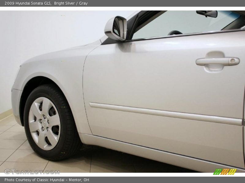 Bright Silver / Gray 2009 Hyundai Sonata GLS