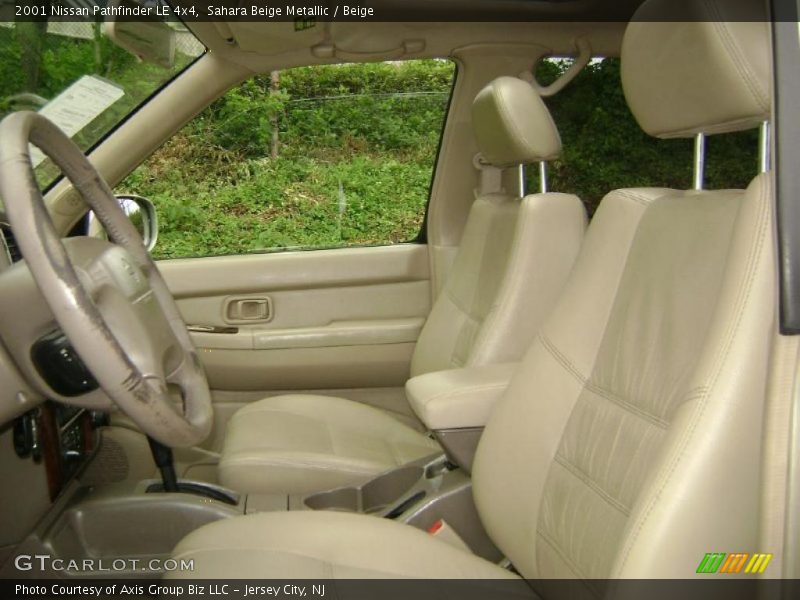 Sahara Beige Metallic / Beige 2001 Nissan Pathfinder LE 4x4