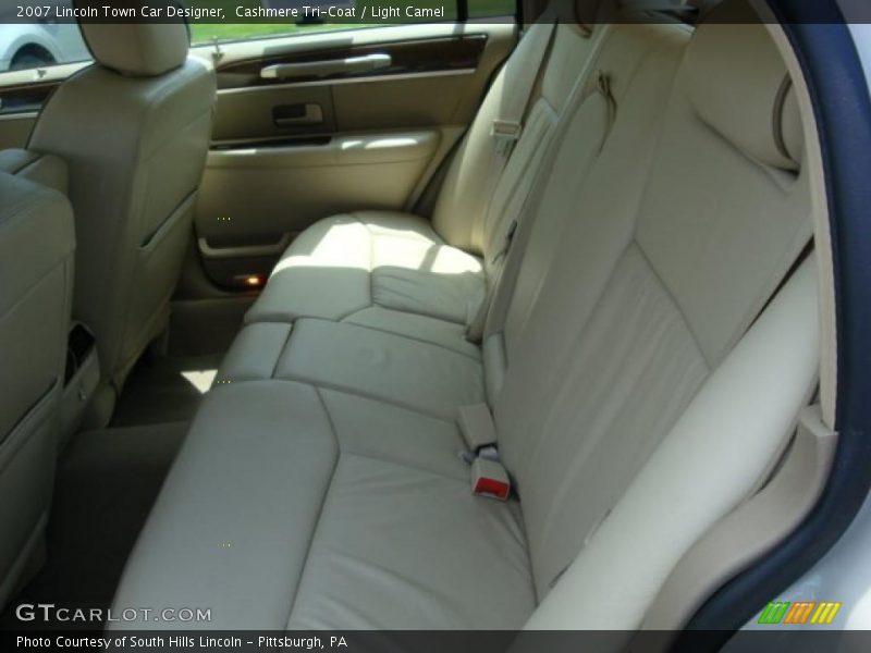 Cashmere Tri-Coat / Light Camel 2007 Lincoln Town Car Designer