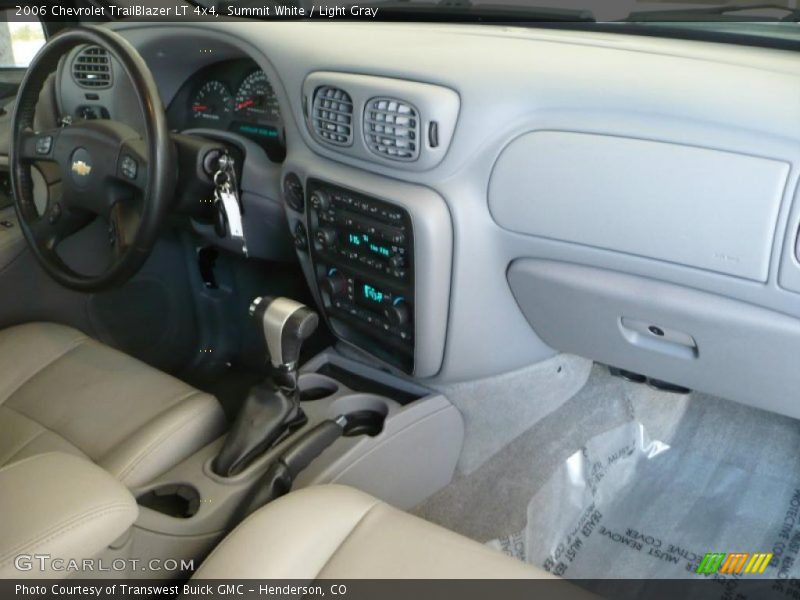 Summit White / Light Gray 2006 Chevrolet TrailBlazer LT 4x4
