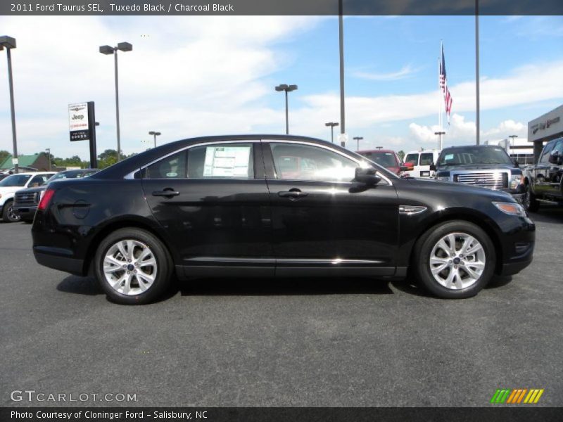 Tuxedo Black / Charcoal Black 2011 Ford Taurus SEL