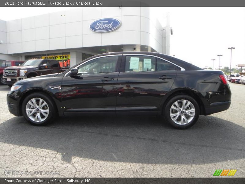 Tuxedo Black / Charcoal Black 2011 Ford Taurus SEL