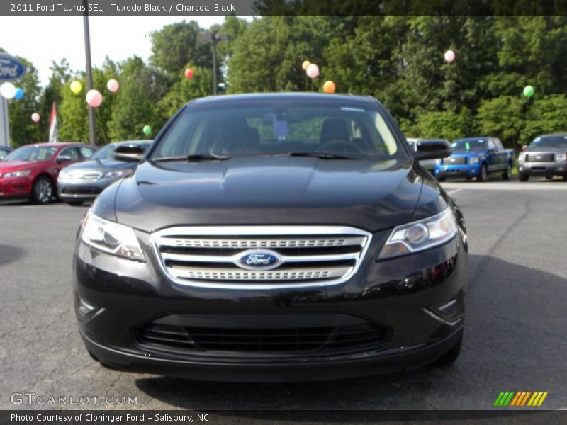 Tuxedo Black / Charcoal Black 2011 Ford Taurus SEL