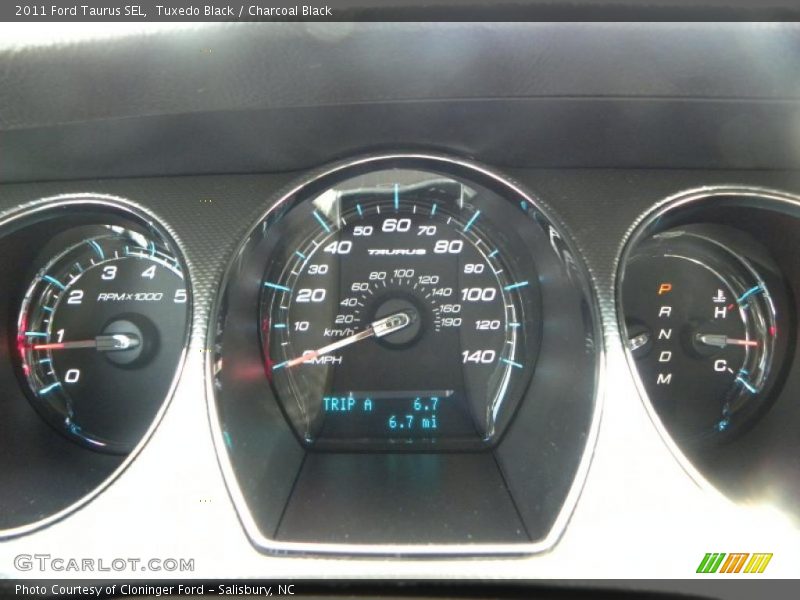 Tuxedo Black / Charcoal Black 2011 Ford Taurus SEL