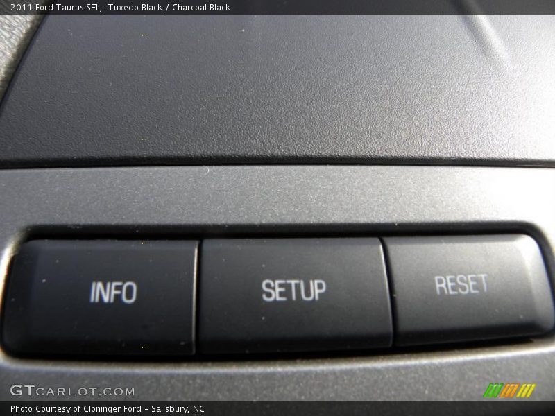 Tuxedo Black / Charcoal Black 2011 Ford Taurus SEL