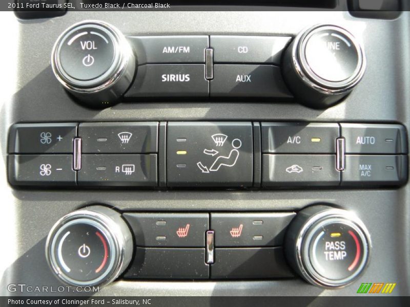 Tuxedo Black / Charcoal Black 2011 Ford Taurus SEL
