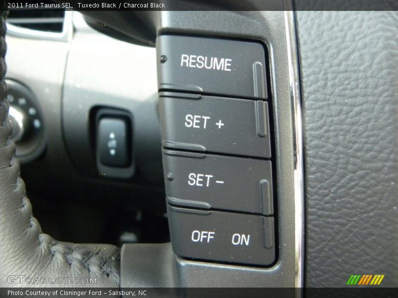 Tuxedo Black / Charcoal Black 2011 Ford Taurus SEL