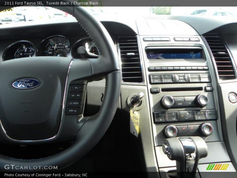 Tuxedo Black / Charcoal Black 2011 Ford Taurus SEL