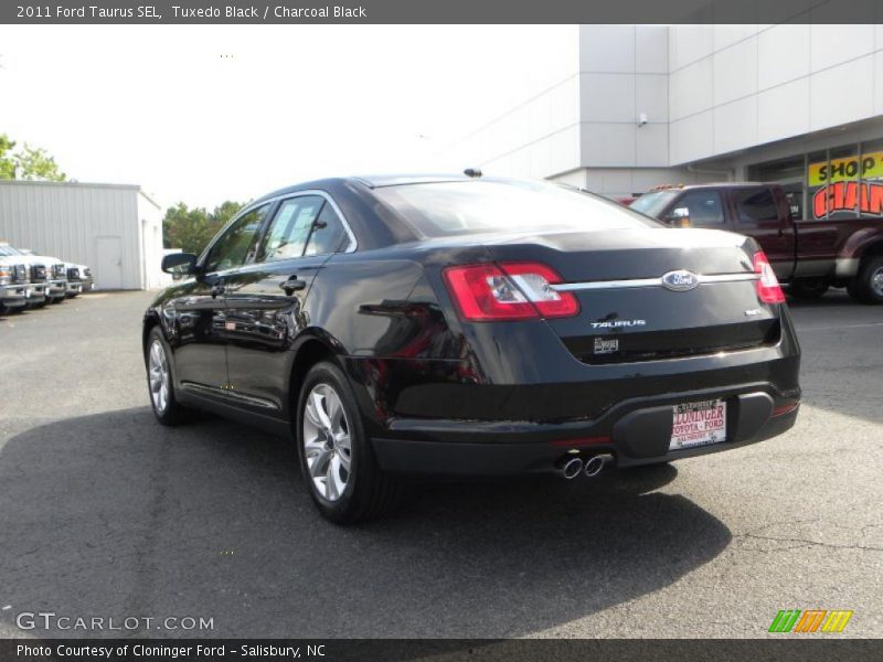 Tuxedo Black / Charcoal Black 2011 Ford Taurus SEL