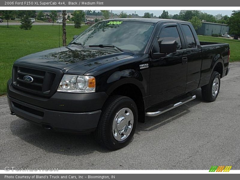 Black / Medium Flint 2006 Ford F150 XL SuperCab 4x4