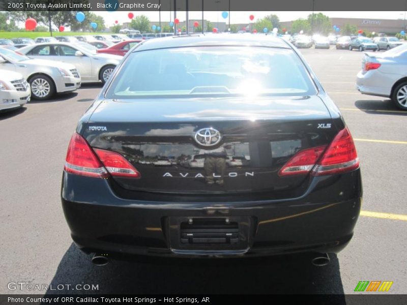 Black / Graphite Gray 2005 Toyota Avalon Limited