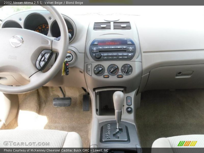Velvet Beige / Blond Beige 2002 Nissan Altima 2.5 S