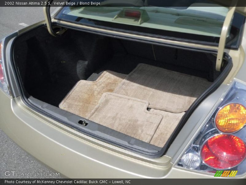 Velvet Beige / Blond Beige 2002 Nissan Altima 2.5 S
