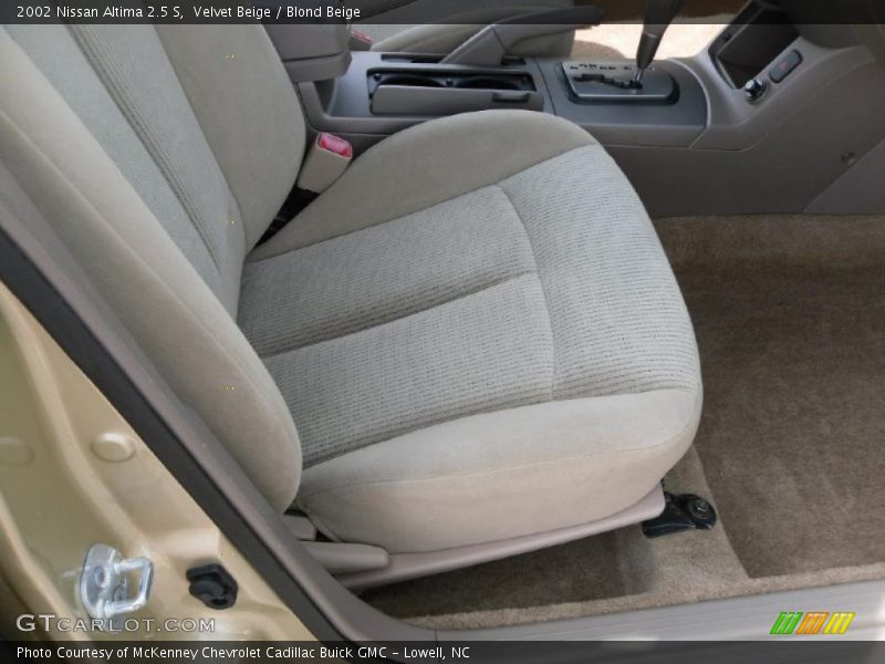 Velvet Beige / Blond Beige 2002 Nissan Altima 2.5 S