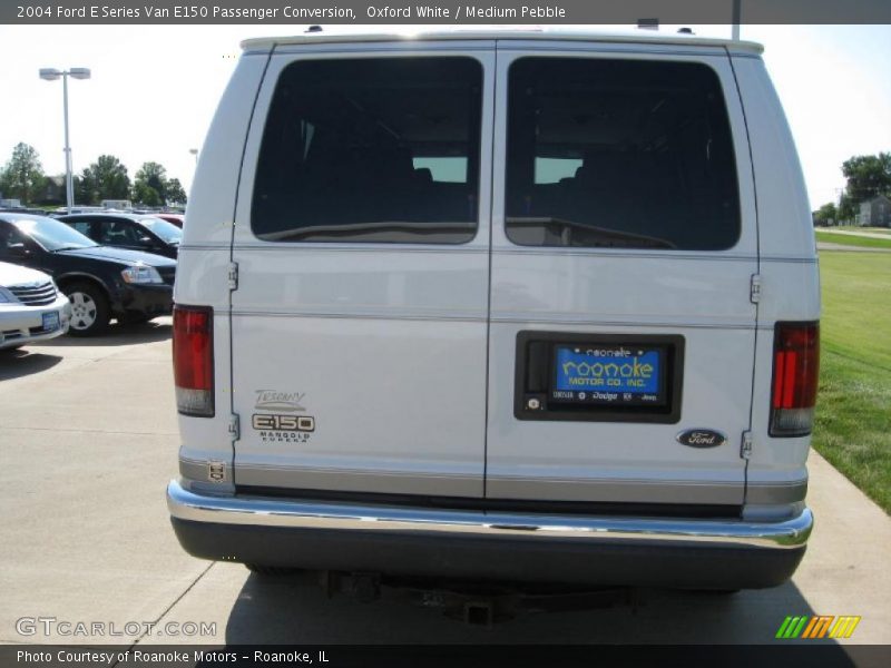 Oxford White / Medium Pebble 2004 Ford E Series Van E150 Passenger Conversion